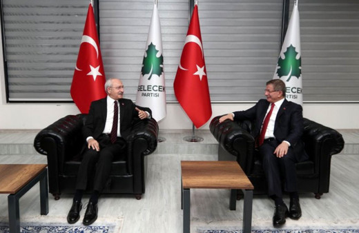 Kemal Kılıçdaroğlu'ndan Davutoğlu'na 'geçmiş olsun' ziyareti