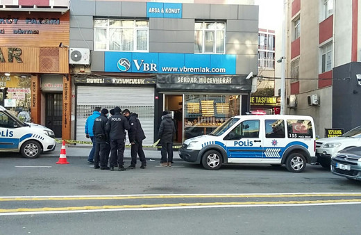 Silivri'de kuyumcu soyguncuyu vurdu