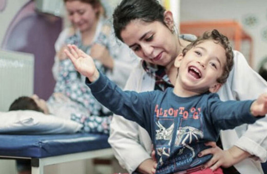 Ceyda Düvenci'nin kızının hastalığı nedir? Serebral palsi ne demek?