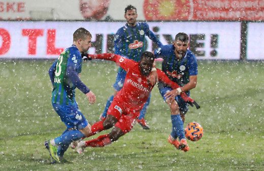 Gaziantep FK'yi farklı geçen Çaykur Rizespor 5 maç sonra kazandı