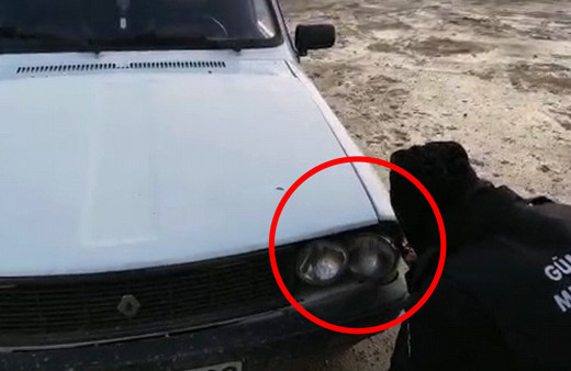 Şanlıurfa'da aracın farından çıkanlar şok etti! Canlı halde çıkarıldı
