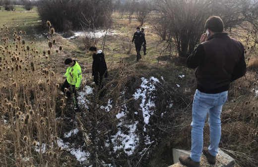 Afyonkarahisar'da 14 yaşındaki çocuk babasıyla tartışan TIR şoförlerine kurşun yağdırdı