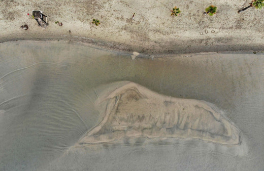 Muğla'da deniz suyu 40 metre çekildi! Korkutan görüntü