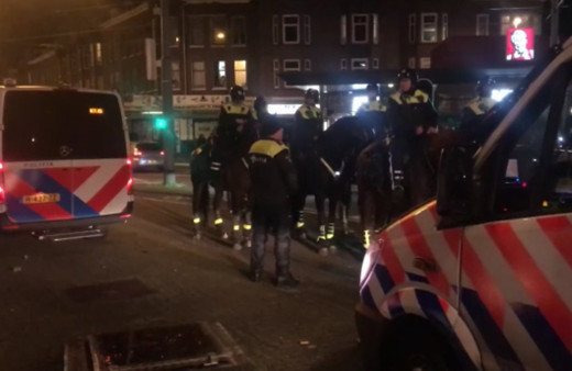 Hollanda'da sokağa çıkma kısıtlamalarına karşı düzenlenen protestolarda olaylar çıktı