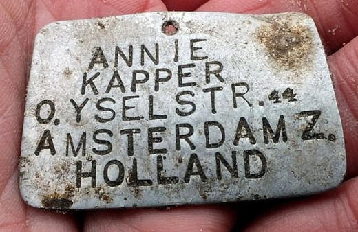 Nazi ölüm kampında künyeler ortaya çıktı! 4 çocuğa ait