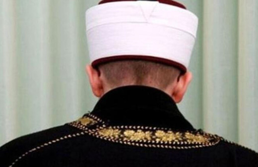 Belçika'da eşcinsellik karşıtı mesajlar paylaşan imam Şenol sınır dışı ediliyor