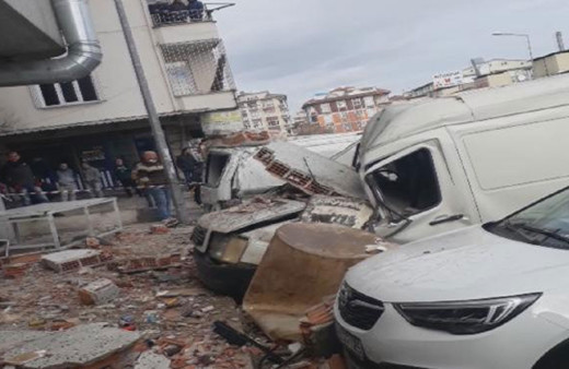 Bahçelievler'de sanayi sitesinde patlama! Ortalık savaş alanına döndü