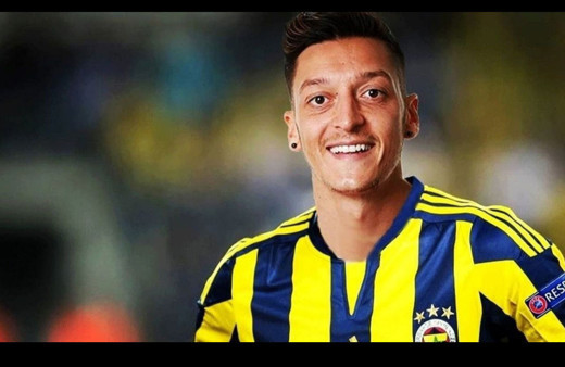 Mesut Özil: Ben bir Müslümanım Kur'an okuyorum