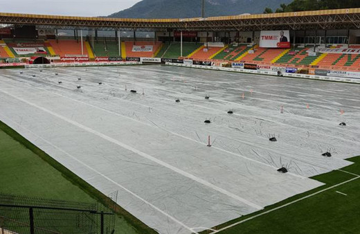 Alanyaspor'un Bahçeşehir Stadyumu'nda kuvvetli yağış önlemi
