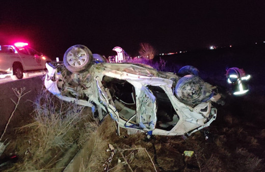 Şanlıurfa'da kamyon ile otomobil çarpıştı 4 ölü