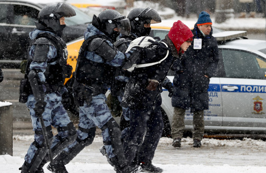 Rusya'da sokaklar karıştı! Gözaltılar sürüyor