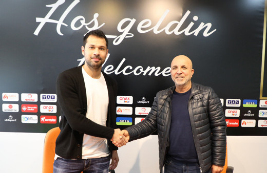 Aytemiz Alanyaspor, Serkan Kırıntılı'yı transfer etti