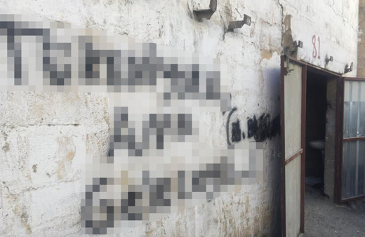 Adana'da polisten kaçarken duvara yazdıkları yazı pes dedirtti