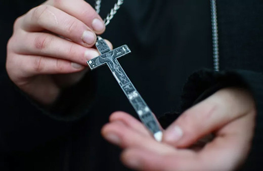 Olayın adresi Almanya! Yetim çocukları zenginlere kiralayan rahibelerle ilgili rapor basına sızdı