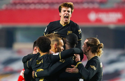 Barcelona'dan müthiş geri dönüş! Yarı final biletini söktü aldı