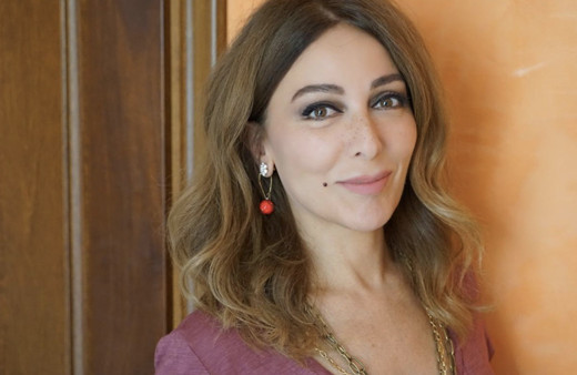 Mucize Doktor Vuslat kim oynuyor Zerrin Tekindor dizileri