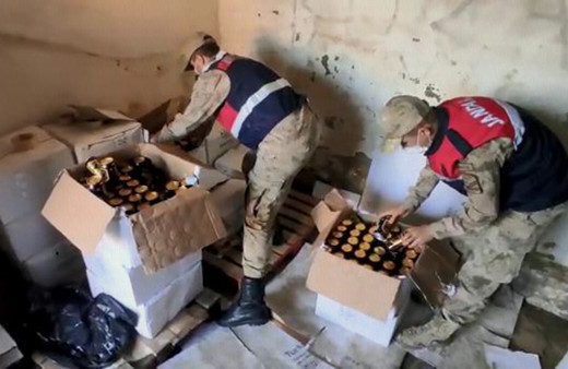 Şanlıurfa'da 5,5 ton sahte içkiye 3 gözaltı