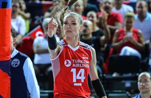 Fenerbahçeli voleybolcu Eda Erdem tarihin en iyileri arasında
