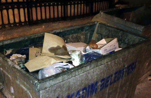 Samsun'da çöpte 1 haftalık kız bebek bulundu