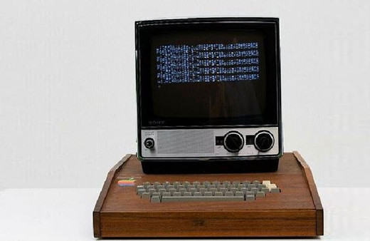Apple'ın 1976'da ürettiği ilk bilgisayarı 10 milyon 658 TL'ye satışa çıkarıldı