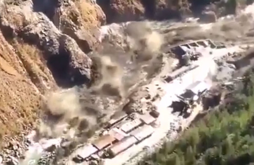 Hindistan'da büyük facia! Yüzlerce kişi kayıp