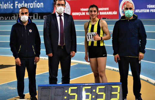 Milli atlet Nevin İnce 400 metrede rekor kırdı