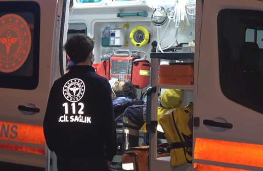 İzmir'de kapıyı çalınca dehşeti yaşadı! Bir anda kanlar içinde kaldı