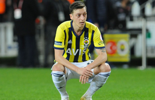 Mesut Özil için flaş iddia:  Almanya'ya geri mi dönüyor?