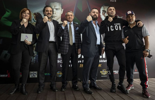 Avni Yıldırım, WBC - WBA Dünya Süper Orta Sıklet Unvan maçında ringe çıkacak