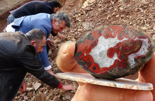 Tokat'ta gerçeği mühendis farketti! Dolgu çok değerli bir taş çıktı