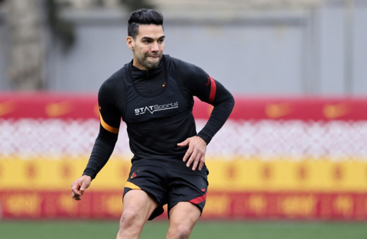 Galatasaray'ın golcüsü Radamel Falcao'ya transfer çağrısı