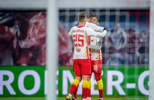 Leipzig, Augsburg’u iki golle geçti