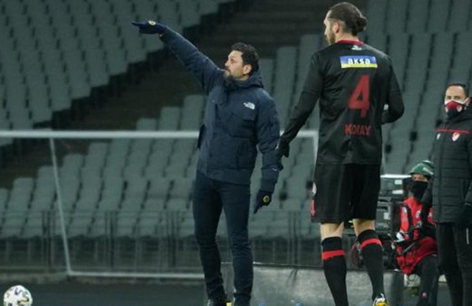 Erol Bulut: Sorumluluk bana ait, futbolcuları rahat bıraksınlar