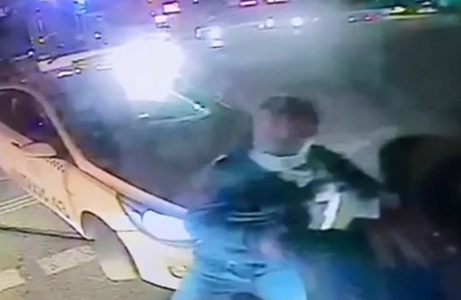 İstanbul Sancaktepe'de otobüs şoförüne yaşatılan dehşet kamerada