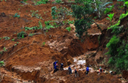 Endonezya'da heyelan: 20 kayıp, 14 yaralı var
