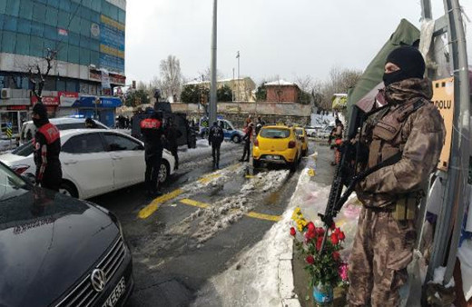 Okmeydanı'nda giriş çıkışlar kapatıldı! Polis geniş kapsamlı denetim yaptı