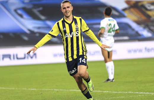 Fenerbahçe'de Dimitris Pelkas sahaya iniyor