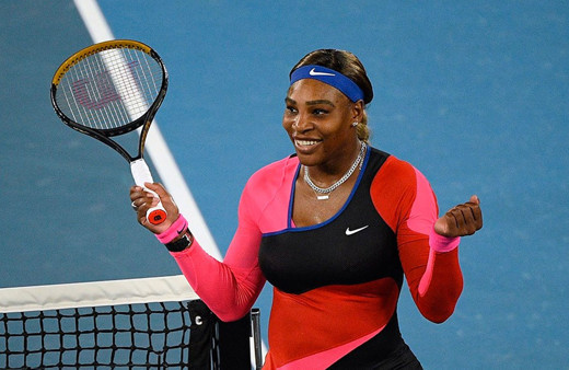 Serena Williams tek bacaklı kedi tulumuyla olay oldu