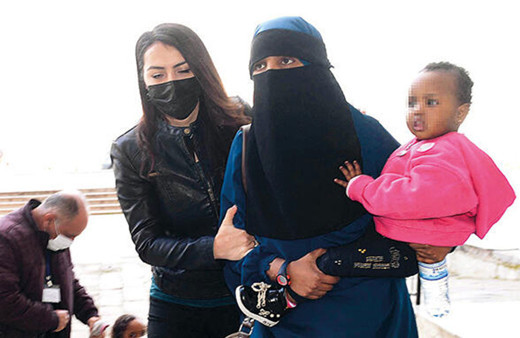 Anzaklar'ın DEAŞ kavgası! Türkiye'de şakalanan kadın terörist için kapışıyorlar