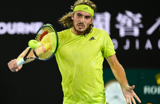 Nadal'ı eleyen Tsitsipas yarı finalde