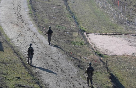 Milli Savunma Bakanlığı: Suriye'den yasa dışı yollarla yurda girmeye çalışan 6 kişi yakalandı