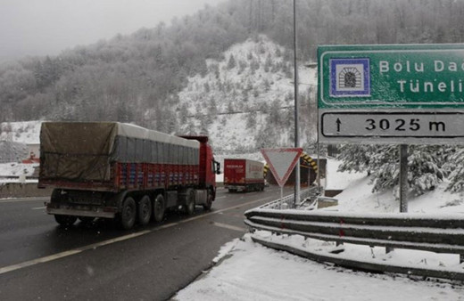 Bolu'da kar yağışı etkisini artırıyor