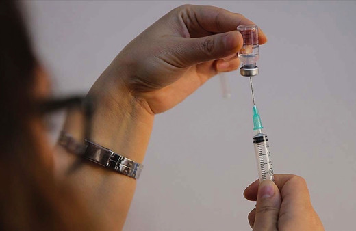 Pfizer aşısının Covid 19'un Güney Afrika mutasyonuna karşı etkinliği denendi sonuçlar şoke etti