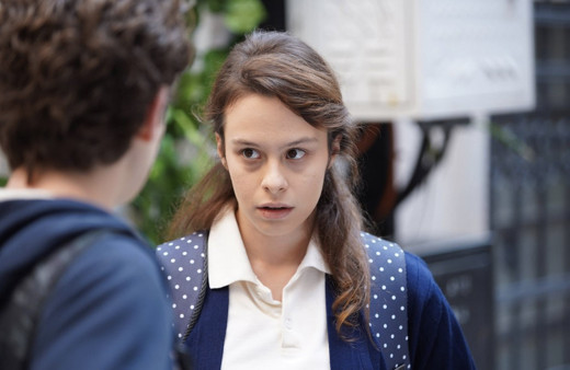 TRT'deki Masumlar Apartmanı'nın Neriman'ı bacak pozuyla dumur etti