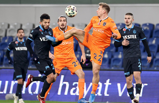 Trabzonspor'dan küme düşme hattındaki Başakşehir'e altın vuruş