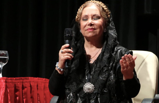 Bedia Akartürk kaç yaşında aslen nereli Bedia Akatürk evli mi?