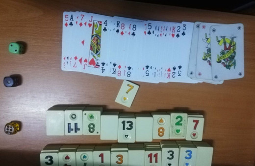 İzmir'de kısıtlamada kumar partisine polisten baskın