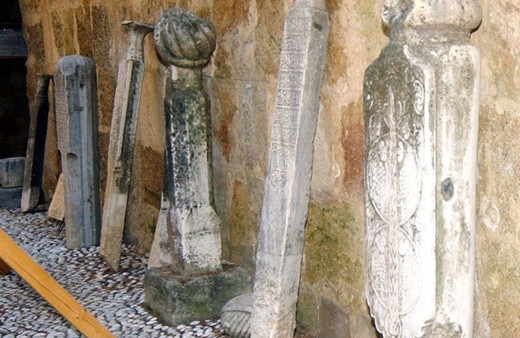 Yunanistan Selanik'te Osmanlı mezarlarını iş makineleri ile ortadan kaldırdı