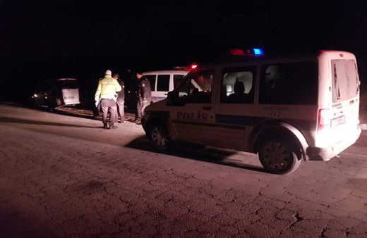 Kayseri'de polisi görünce bir avuç uyuşturucu hapı yuttu, hastanelik oldu