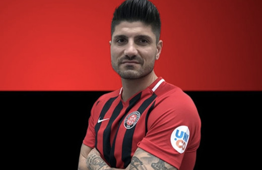 Barış Özbek aslen nereli kaç yaşında Survivor Barış kimdir?